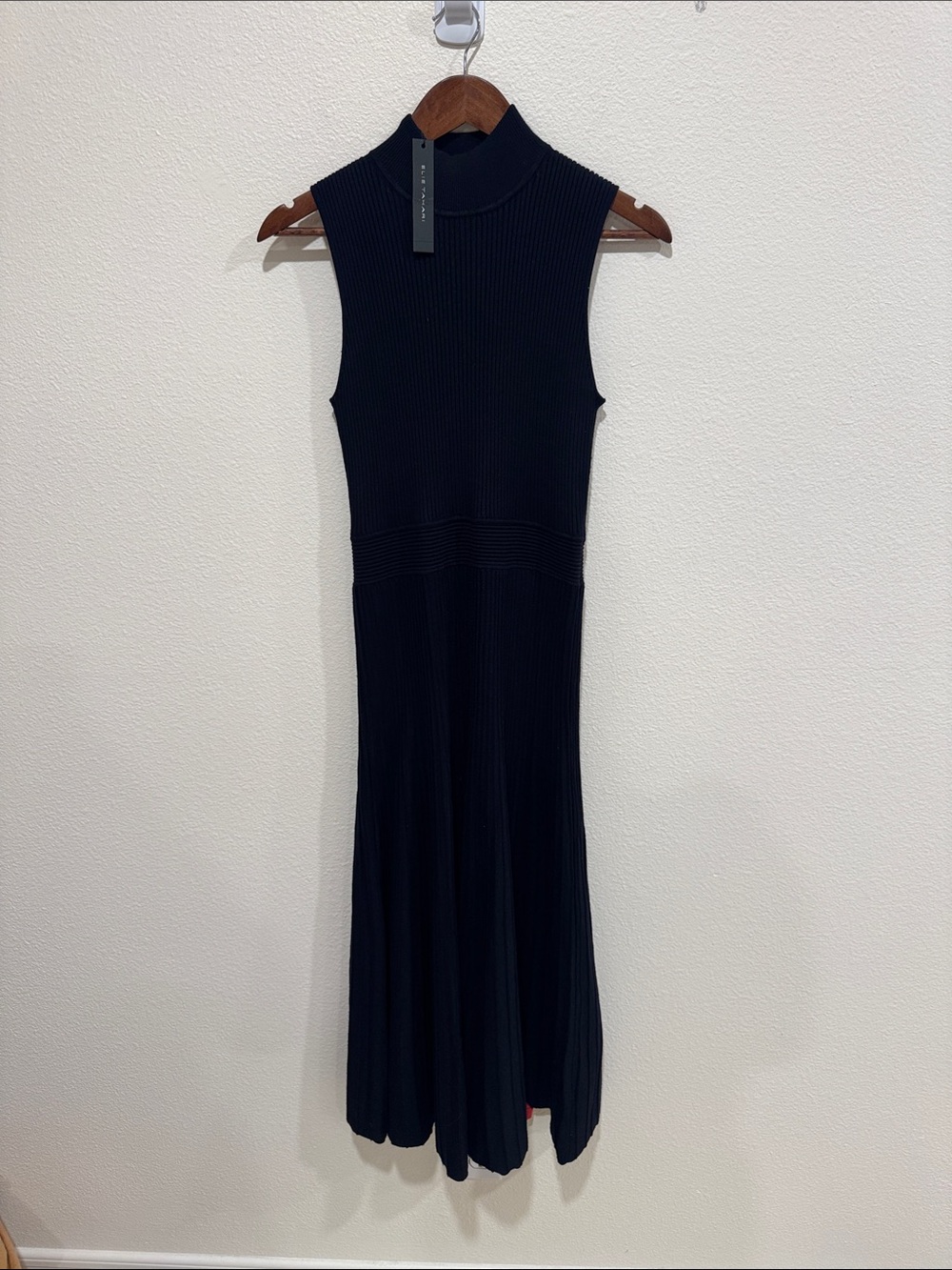 Elie Tahari Black Sleeveless Ribbed Midi Dress - Picture 1 of 3